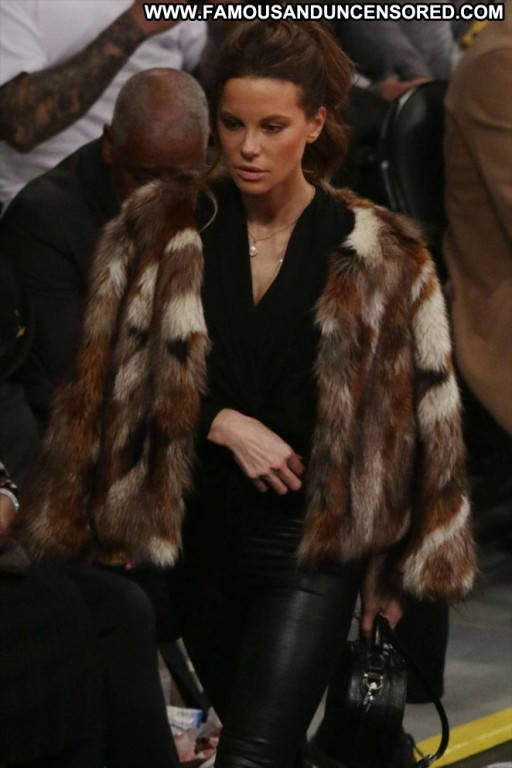 Kate Beckinsale Los Angeles India Angel Paparazzi Indian Posing Hot Lake Celebrity Beautiful Babe Straight