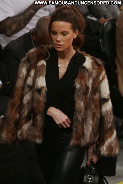 Kate Beckinsale Los Angeles India Angel Paparazzi Indian Posing Hot Lake Celebrity Beautiful Babe Straight