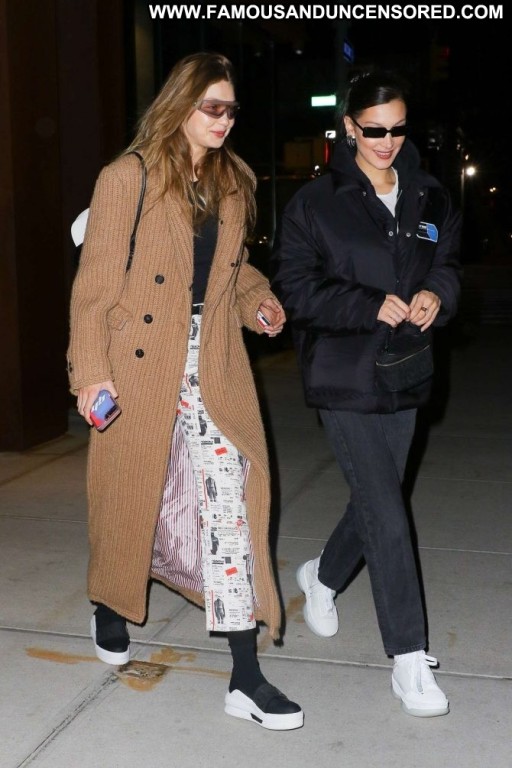 Bella Hadid Straight Celebrity Paparazzi Posing Hot Beautiful Nyc Babe