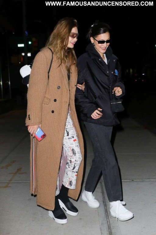 Bella Hadid Straight Celebrity Paparazzi Posing Hot Beautiful Nyc Babe