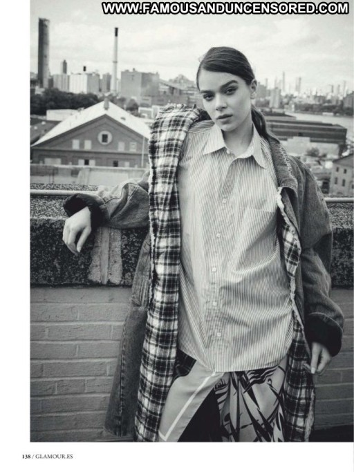 Hailee Steinfeld Magazine Celebrity Glamour Spain Posing Hot Paparazzi Straight Spa Beautiful Babe