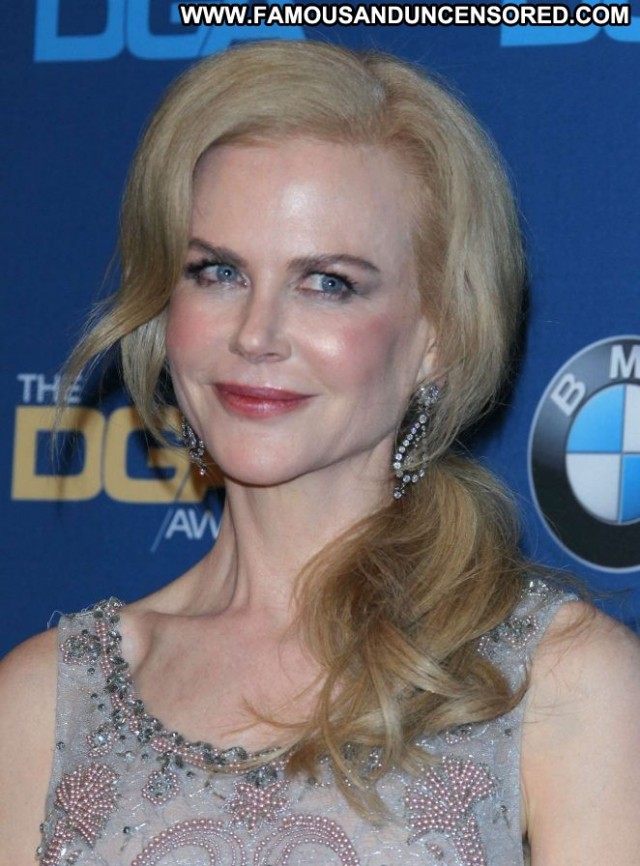 Nicole Kidman Beverly Hills Awards Celebrity Posing Hot Babe