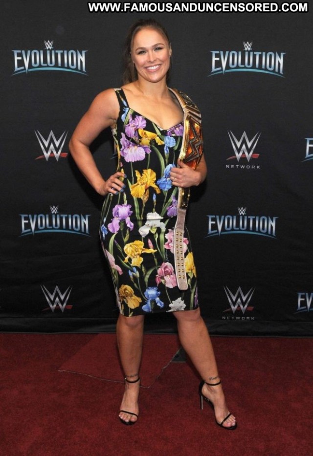 Ronda Rousey No Source Babe Beautiful Paparazzi Celebrity Posing Hot