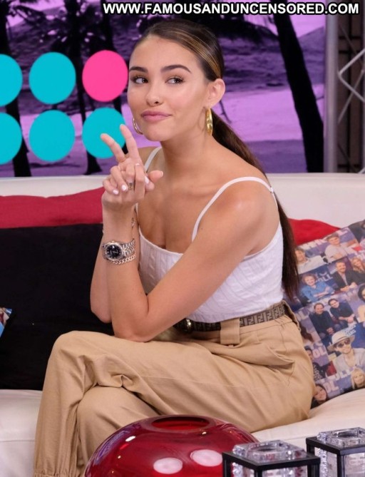 Madison Beer Hollywood Babe Beautiful Straight Posing Hot Paparazzi Celebrity