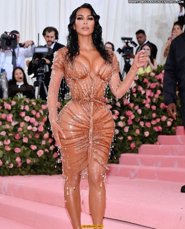 Kim Kardashian New York Beautiful New York Cleavage Posing Hot Babe