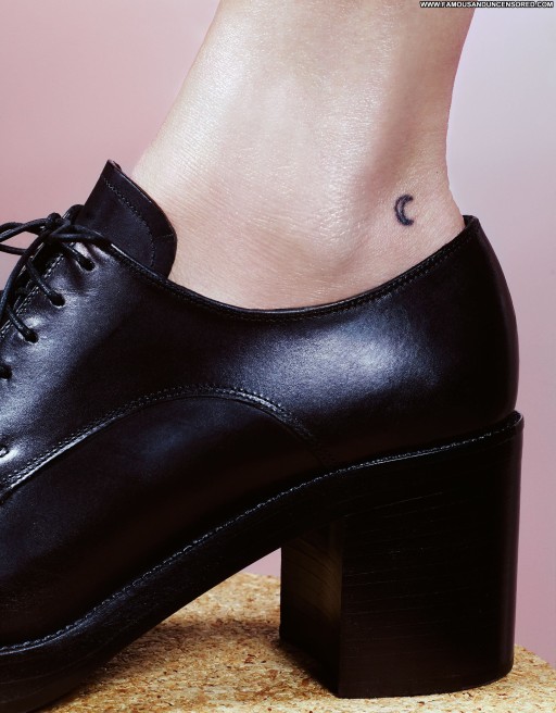 Kate Moss Posing Hot Celebrity Straight