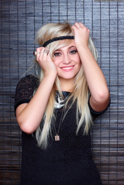 Pixie Lott Beautiful Straight Celebrity Babe Posing Hot