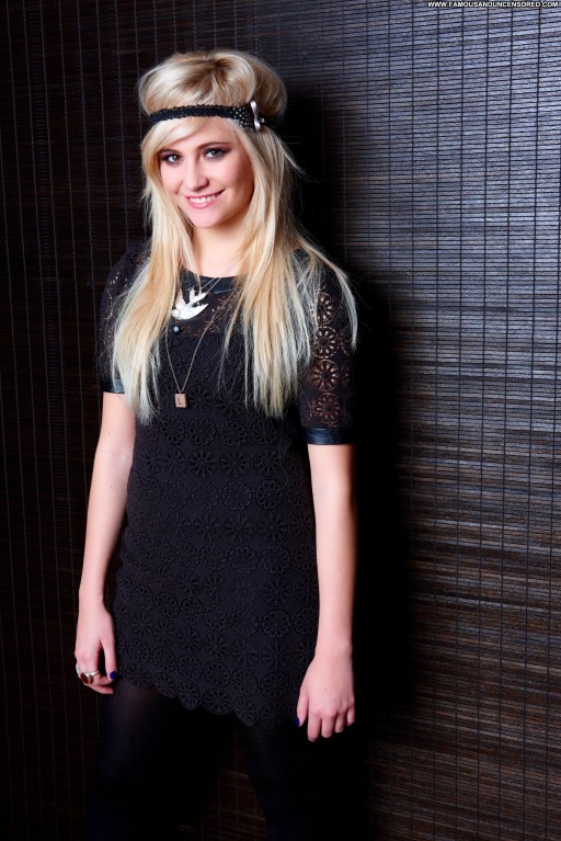 Pixie Lott Beautiful Straight Celebrity Babe Posing Hot