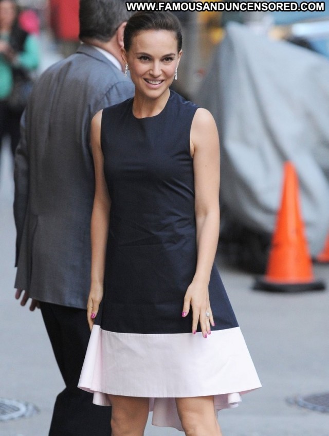 Natalie Portman The Late Show With David Letterman Nyc Posing Hot