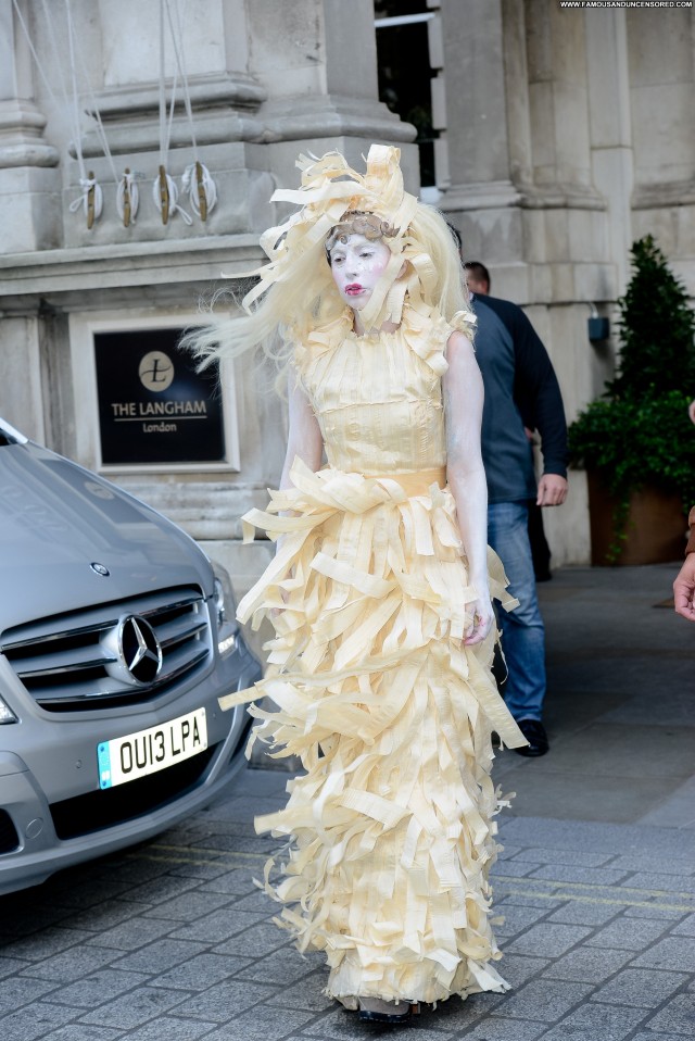 Lady Gaga No Source Posing Hot Hotel Beautiful Babe London Celebrity