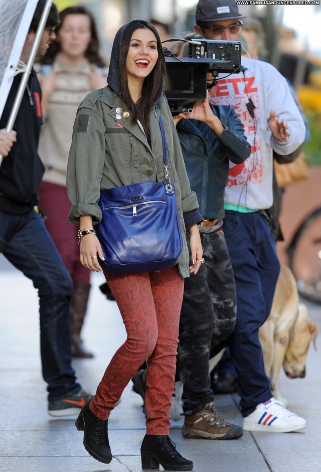 Victoria Justice New York Celebrity Posing Hot Beautiful Candids High
