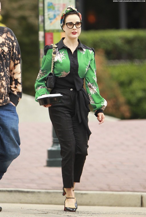 Sarah Michelle Gellar Babe High Resolution Straight Beautiful Celebrity Posing Hot Crazy