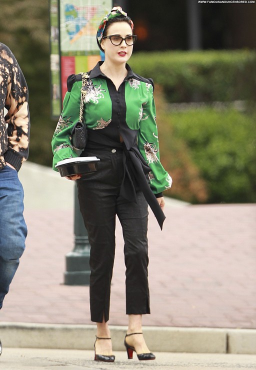 Sarah Michelle Gellar Babe High Resolution Straight Beautiful Celebrity Posing Hot Crazy