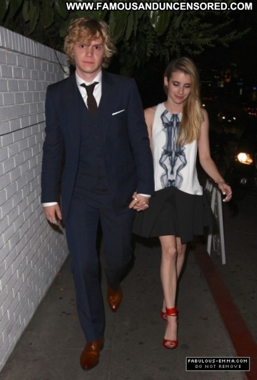 Emma Roberts Straight Posing Hot Celebrity Babe Beautiful High Resolution