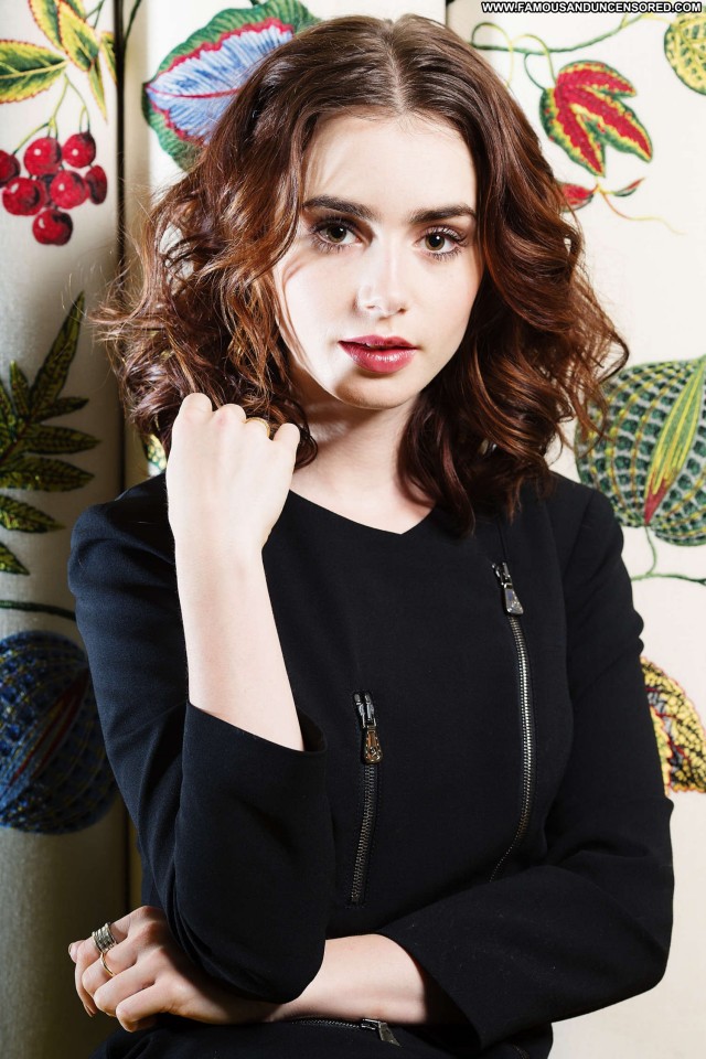 Lily Collins Babe Uk Posing Hot Celebrity Beautiful High Resolution