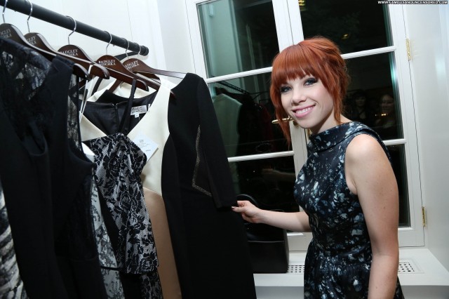 Carly Rae Jepsen No Source Celebrity High Resolution Nyc Posing Hot
