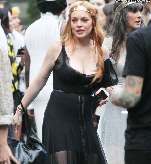 Lindsay Lohan Fashion Show Beautiful Posing Hot Babe Celebrity