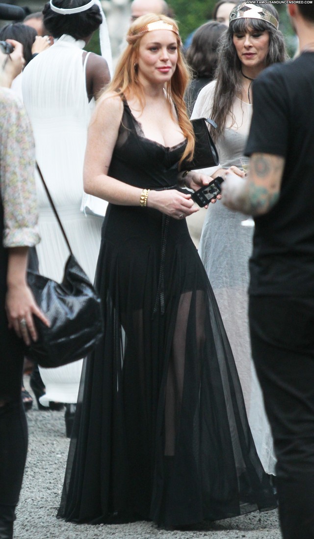 Lindsay Lohan Fashion Show High Resolution Beautiful Posing Hot