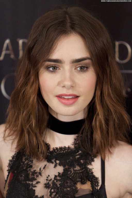 Lily Collins Posing Hot Celebrity High Resolution Straight Beautiful Babe