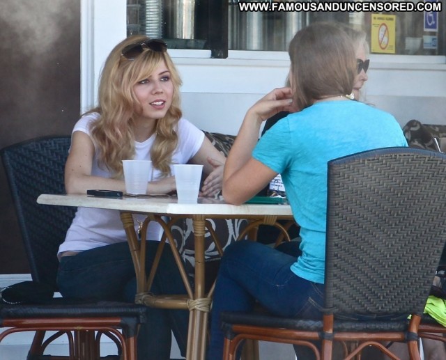 Jennette Mccurdy Los Angeles Candids Beautiful Babe Posing Hot