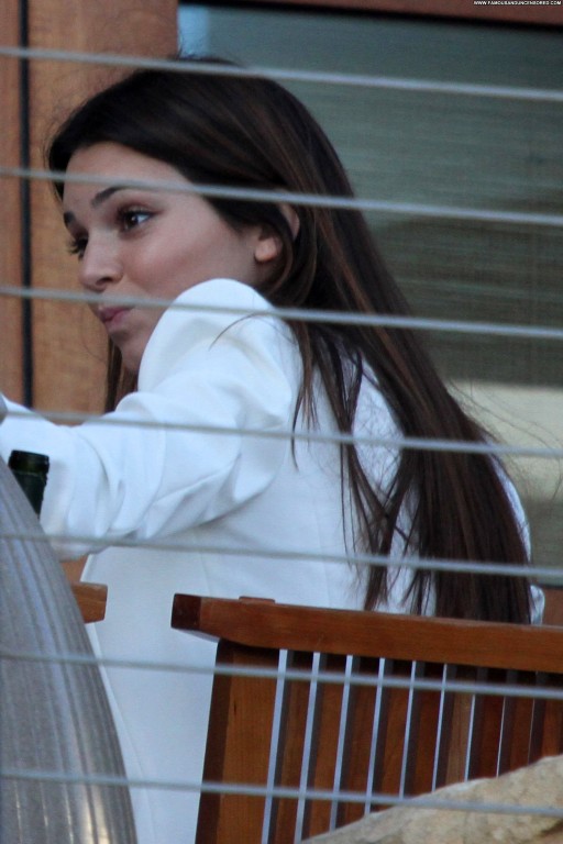 Kylie Jenner Beautiful Posing Hot Straight High Resolution Candids Celebrity Babe