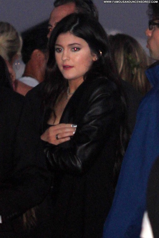 Kylie Jenner Beautiful Posing Hot Straight High Resolution Candids Celebrity Babe