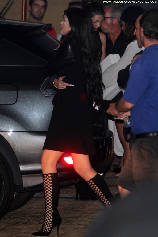 Kylie Jenner Beautiful Posing Hot Straight High Resolution Candids Celebrity Babe