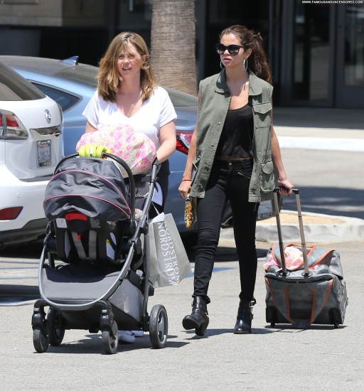 Selena Gomez Celebrity High Resolution Candids Babe Beautiful Straight Posing Hot