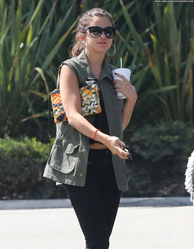 Selena Gomez Los Angeles Candids Babe Posing Hot High Resolution