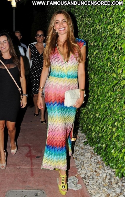 Sofia Vergara Beautiful High Resolution Straight Restaurant Celebrity Beach Posing Hot Babe