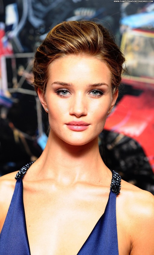 Rosie Huntington Celebrity High Resolution Straight Babe Posing Hot Beautiful