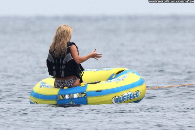 Geri Halliwell No Source Candids Posing Hot Beautiful Boat High