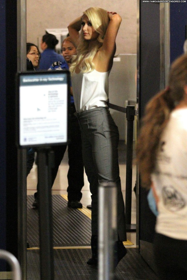 Paris Hilton Lax Airport High Resolution Celebrity Babe Posing Hot