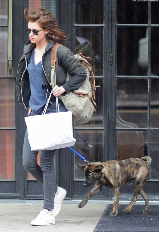 Kristen Stewart High Resolution Beautiful Babe Celebrity Straight Posing Hot