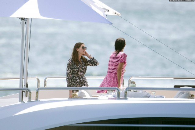 Anne Hathaway No Source High Resolution Posing Hot Beautiful Boat