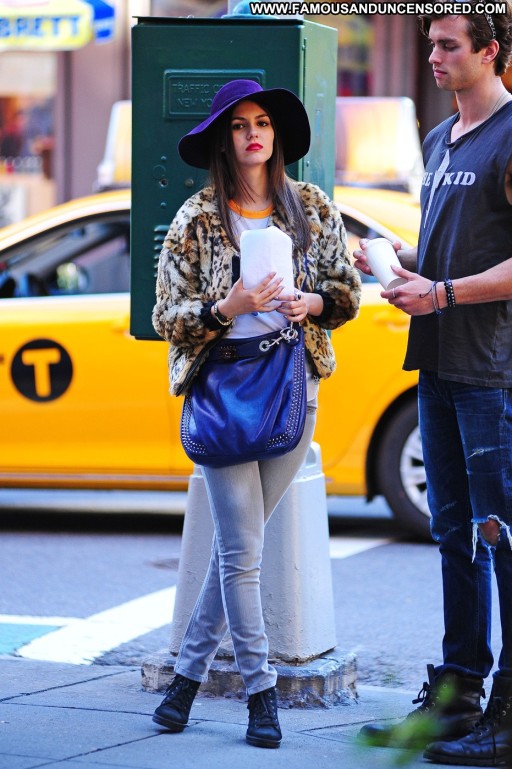 Victoria Justice High Resolution Posing Hot Babe Celebrity Beautiful Straight