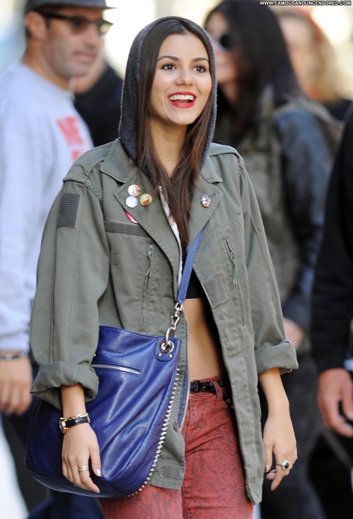 Victoria Justice Posing Hot Babe New York High Resolution Straight Celebrity Beautiful Candids