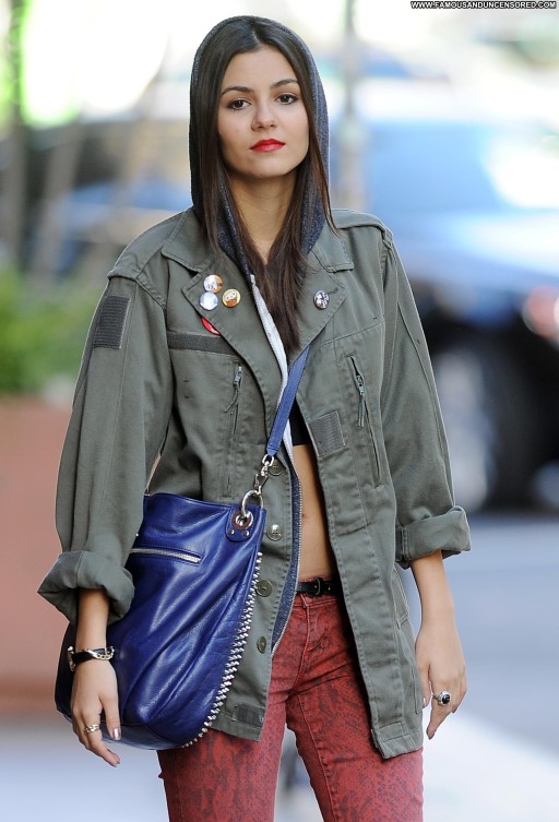 Victoria Justice Posing Hot Babe New York High Resolution Straight Celebrity Beautiful Candids