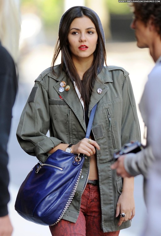 Victoria Justice Posing Hot Babe New York High Resolution Straight Celebrity Beautiful Candids