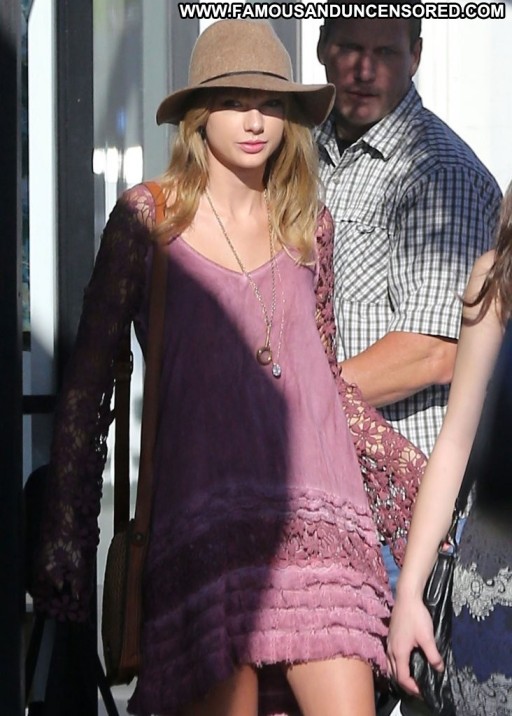 Hailee Steinfeld Hollywood West Hollywood Beautiful Posing Hot Celebrity Babe High Resolution Straight