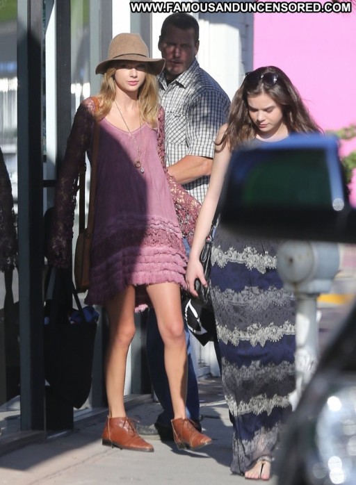 Hailee Steinfeld Hollywood West Hollywood Beautiful Posing Hot Celebrity Babe High Resolution Straight