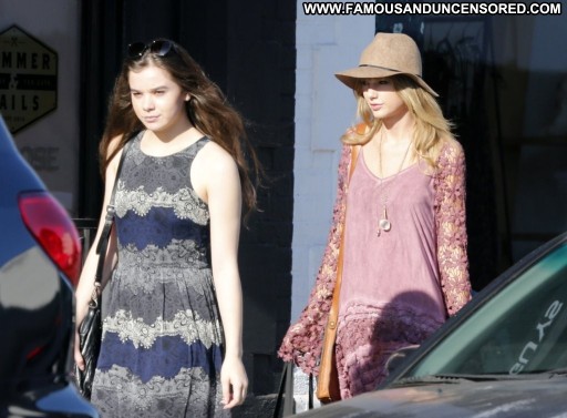 Hailee Steinfeld Hollywood West Hollywood Beautiful Posing Hot Celebrity Babe High Resolution Straight