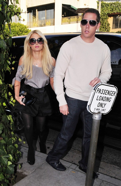 Paris Hilton Babe Shopping Beautiful Straight Celebrity High Resolution Posing Hot