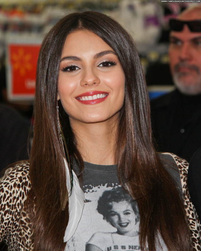 Victoria Justice No Source Beautiful Posing Hot Celebrity Babe High