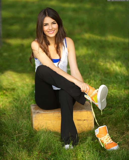 Victoria Justice Babe Celebrity Straight Beautiful Posing Hot High Resolution Photoshoot