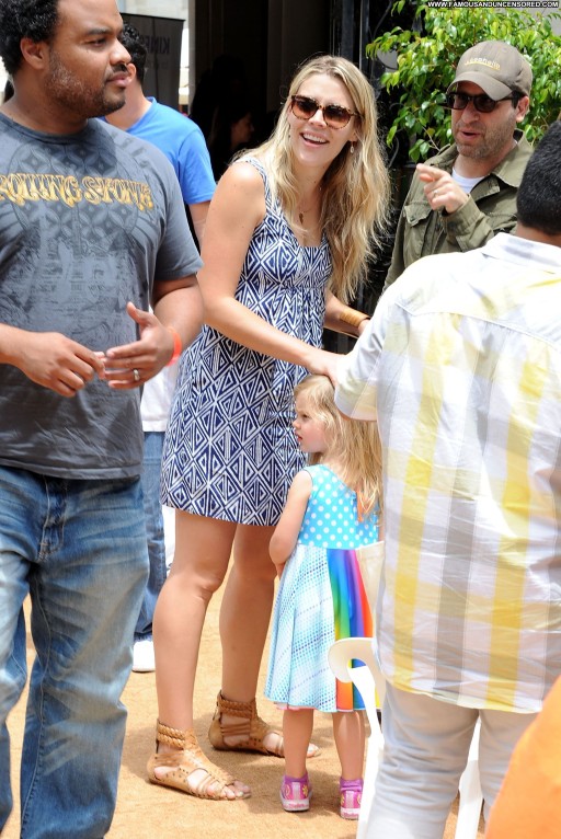 Beverly Hills Beautiful Celebrity Babe Posing Hot Straight High Resolution