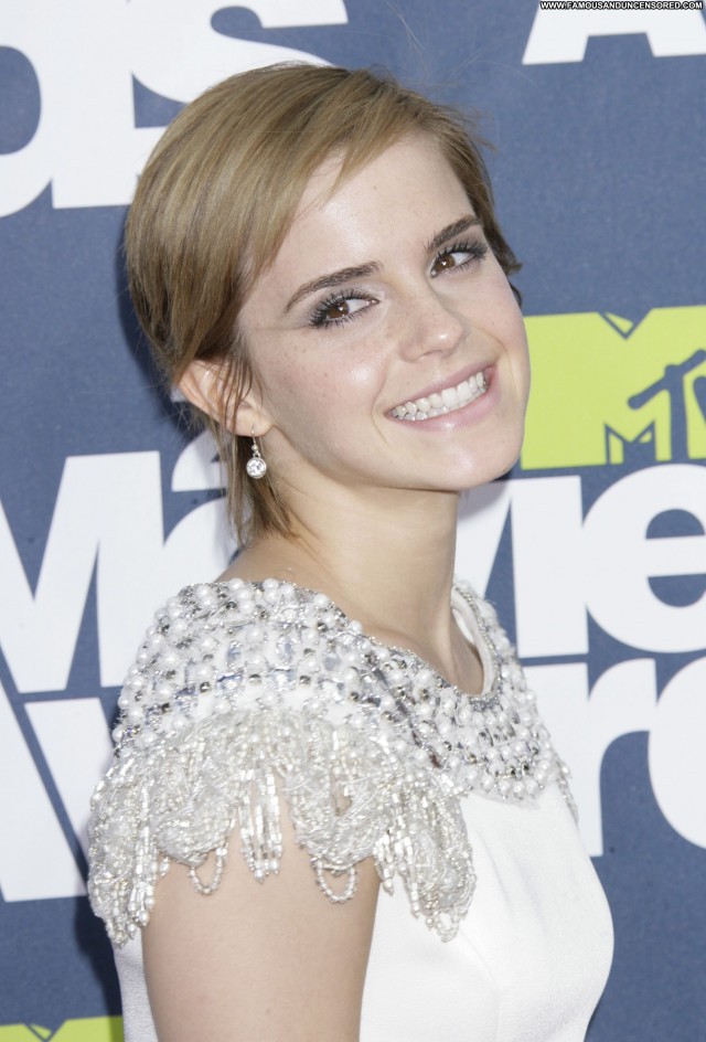 Emma Watson Mtv Movie Awards Posing Hot Movie High Resolution