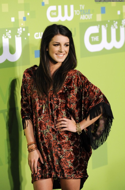 Annalynne Mccord Babe High Resolution Celebrity Straight Posing Hot Beautiful Nyc