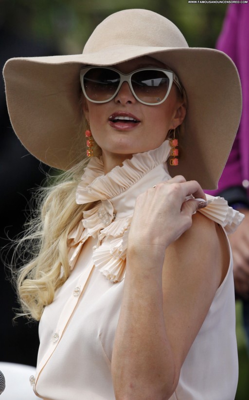 Paris Hilton Mexico Posing Hot Babe Celebrity Straight Beautiful High Resolution