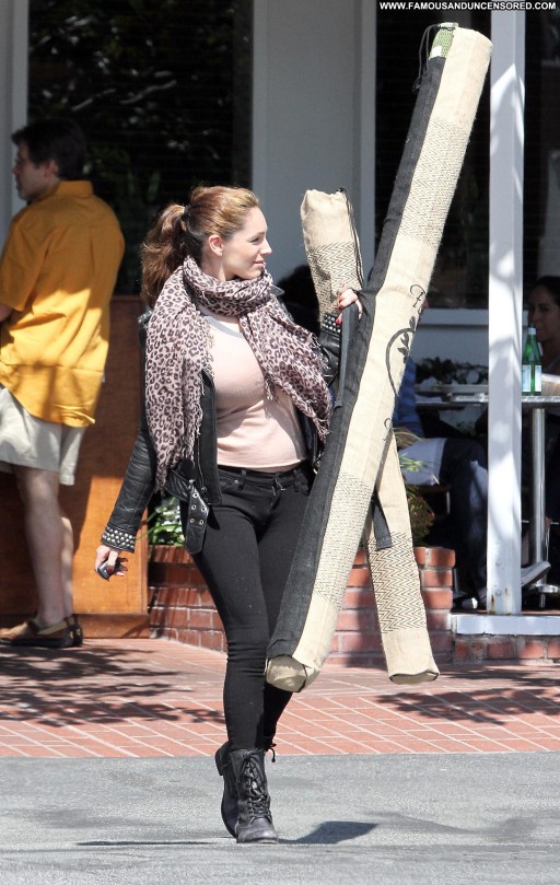 Beverly Hills Babe Straight Posing Hot High Resolution Beautiful Celebrity